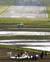 2 injured in crash landing in Ibaraki Pref.